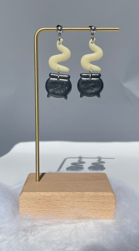 Glow-in-the-dark Cauldrons