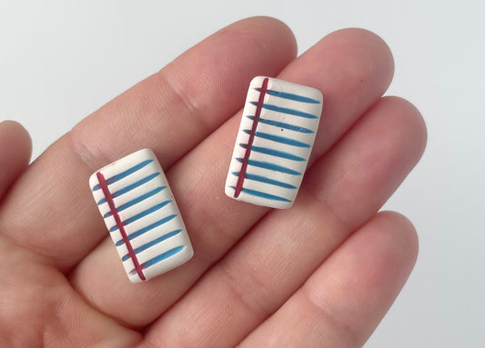 Loose-leaf Studs