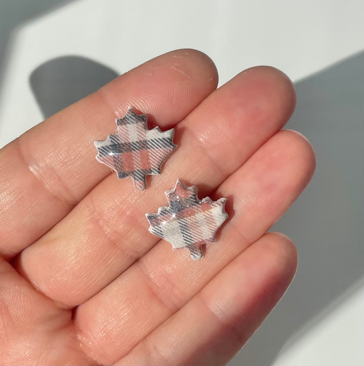 Single Leaf Studs