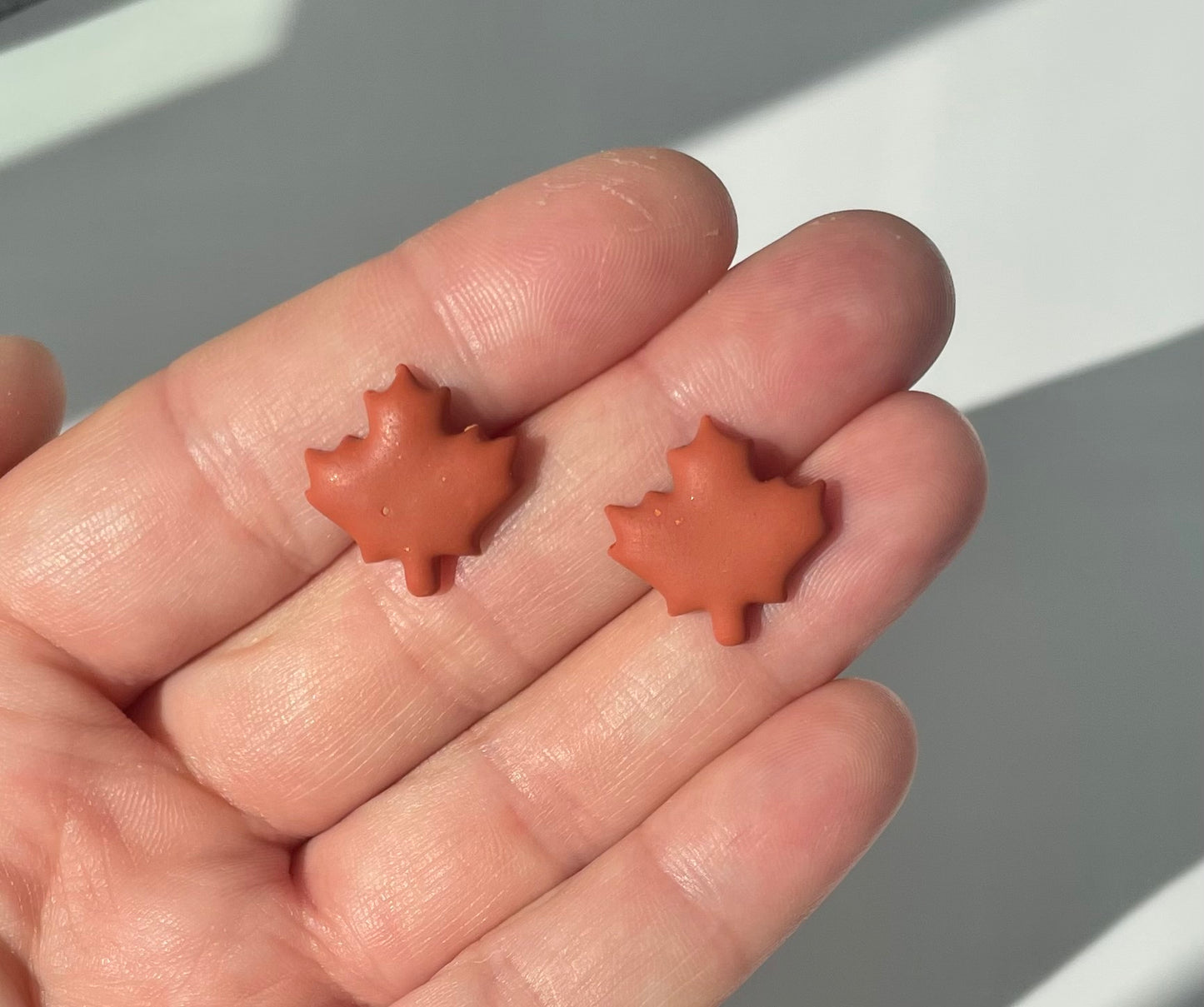 Single Leaf Studs