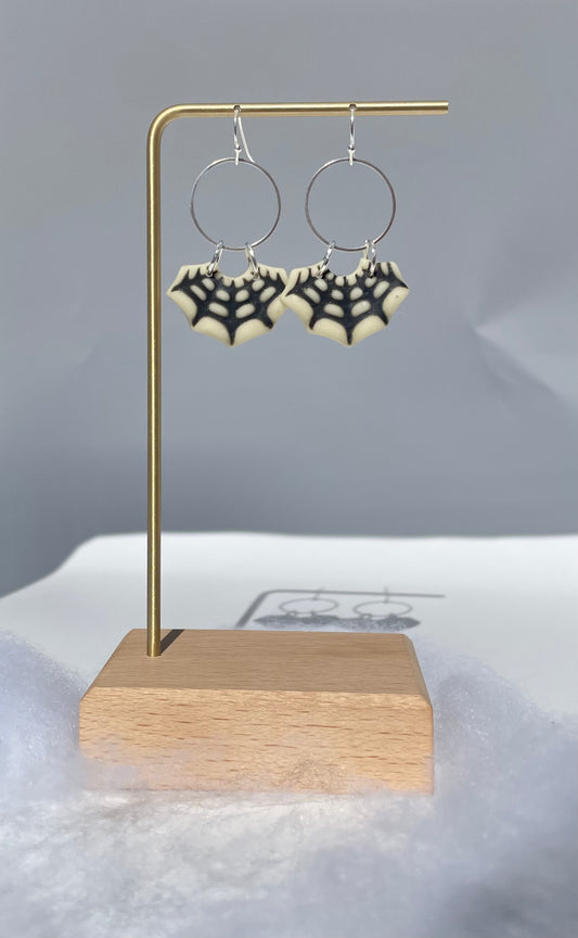 Glow-in-the-dark Spiderwebs