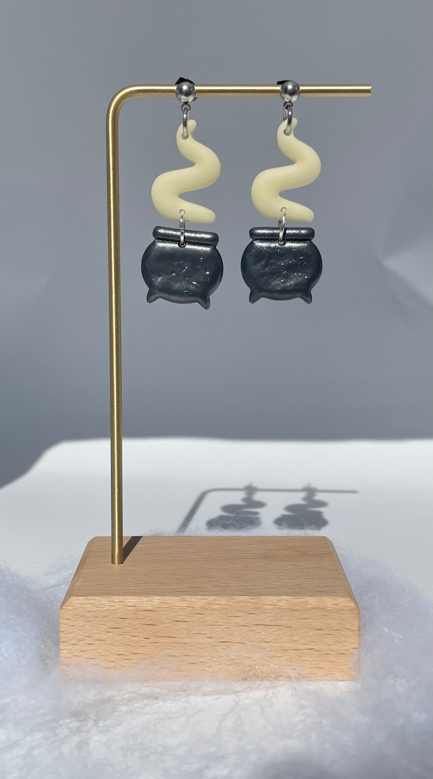 Glow-in-the-dark Cauldrons