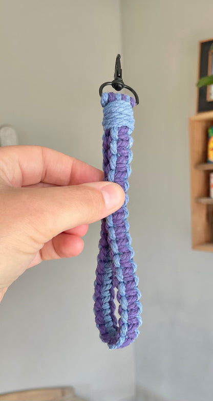 Two-Color Square Knot Wristlet