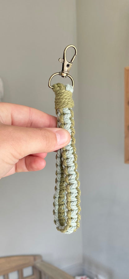 Two-Color Square Knot Wristlet